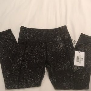 Zyia black reflective leggings NWT 6-8